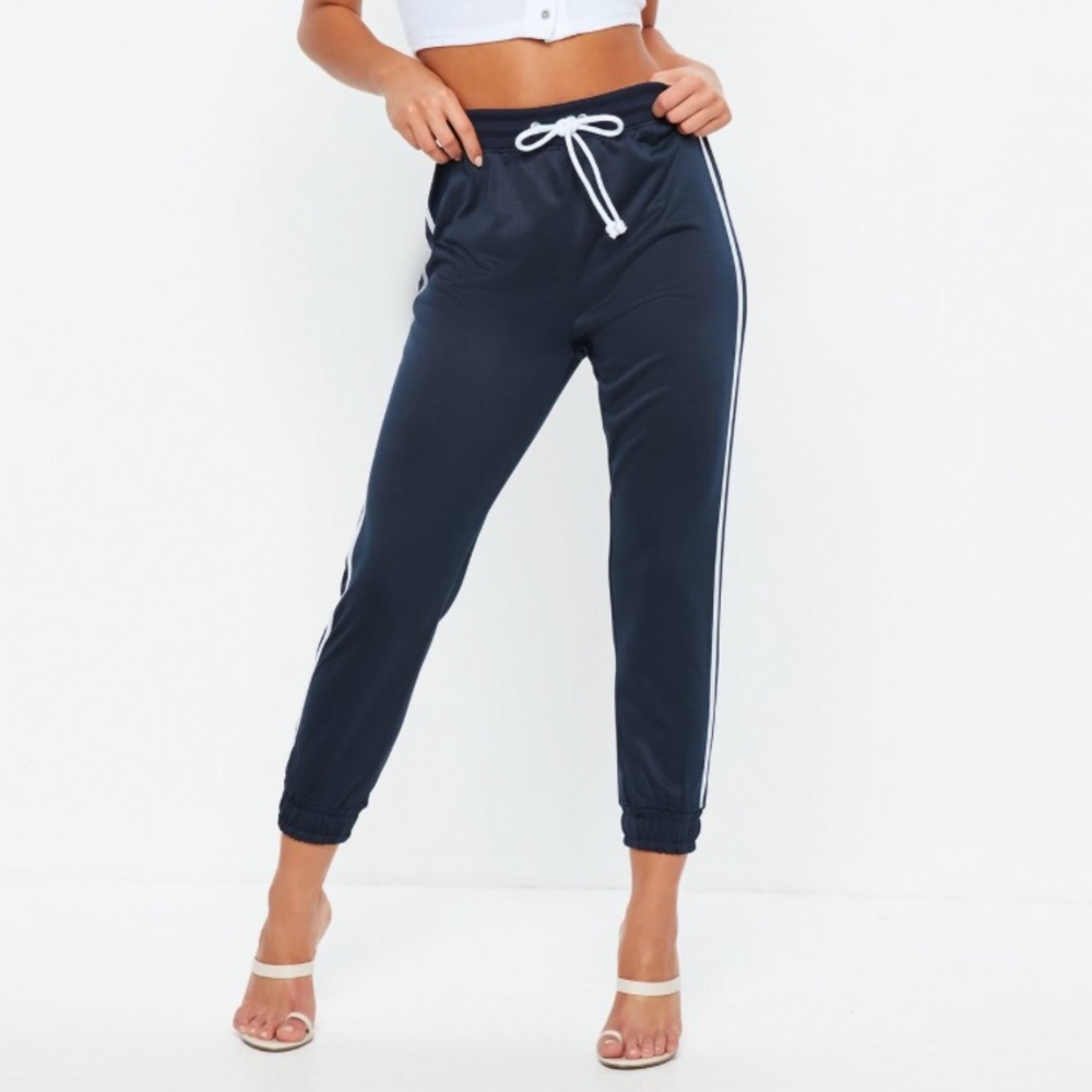 Petite Navy Double Stripe Joggers. NWT. Size 6P